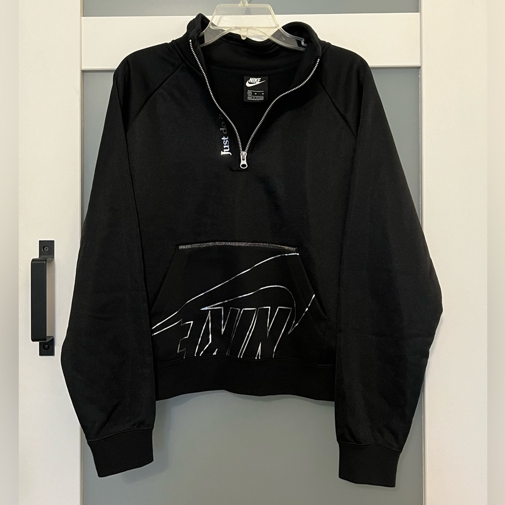 Nike women’s pullover sweater